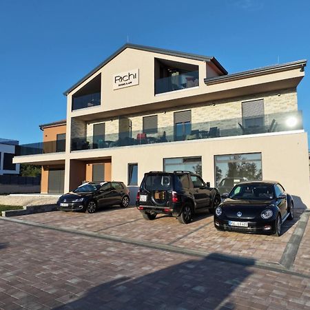 Richi Rooms & App Funtana Esterno foto