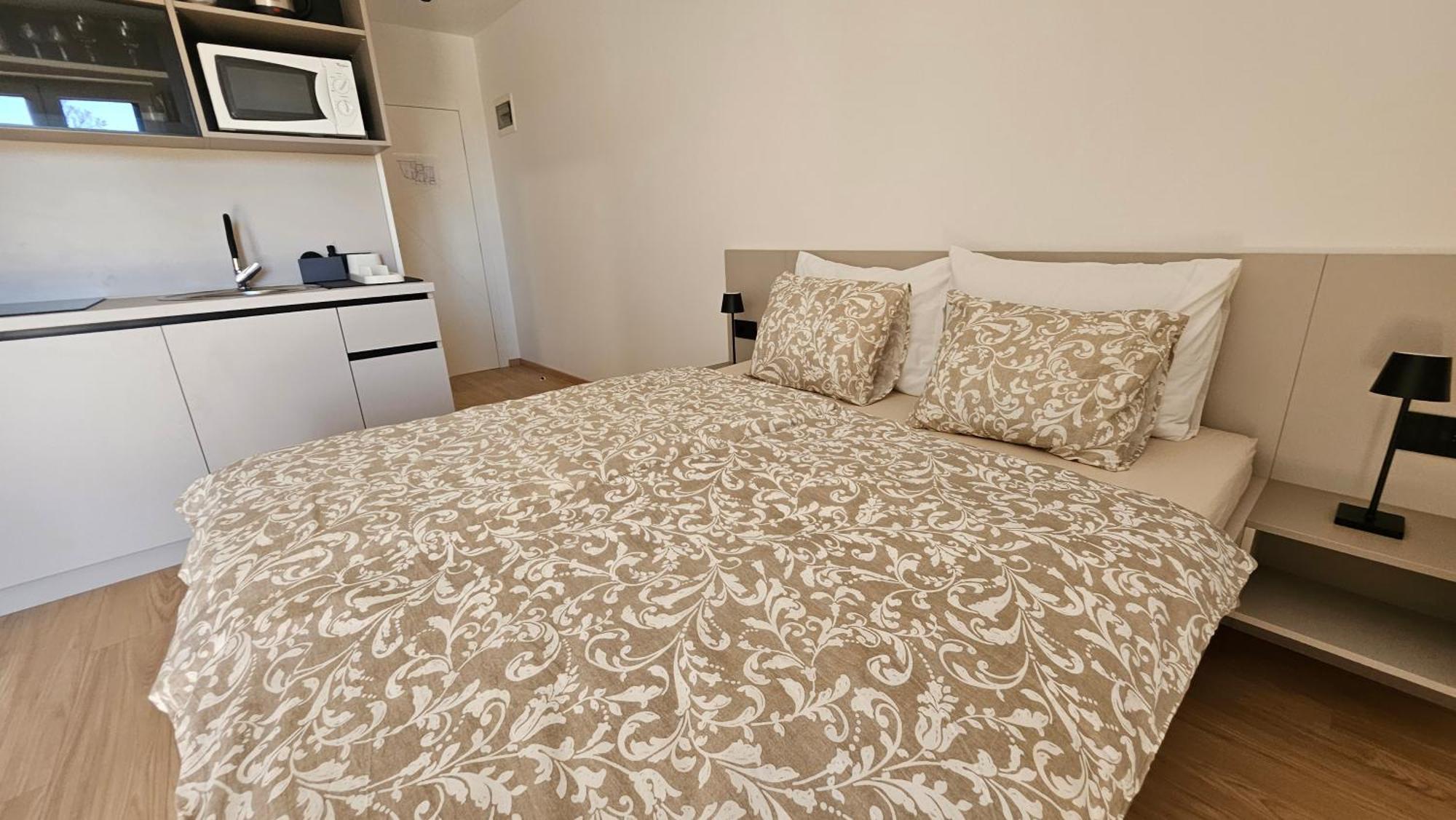 Richi Rooms & App Funtana Esterno foto