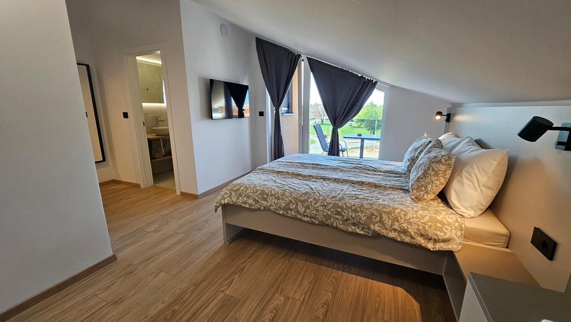 Richi Rooms & App Funtana Esterno foto