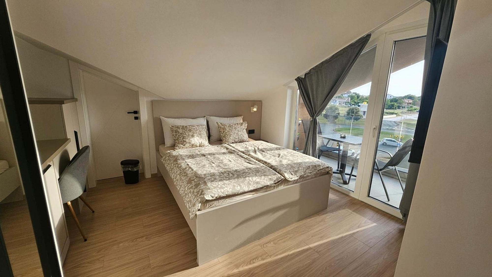Richi Rooms & App Funtana Esterno foto