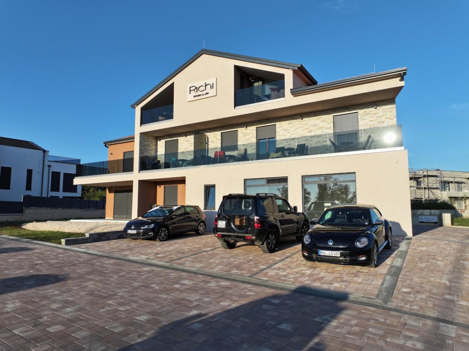 Richi Rooms & App Funtana Esterno foto