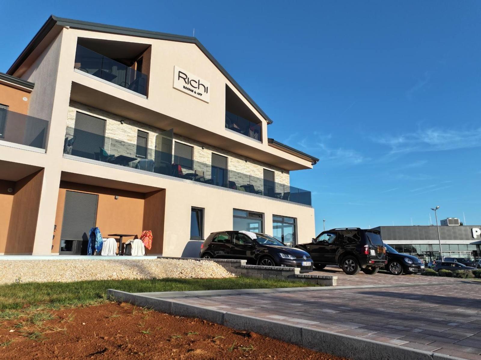 Richi Rooms & App Funtana Esterno foto